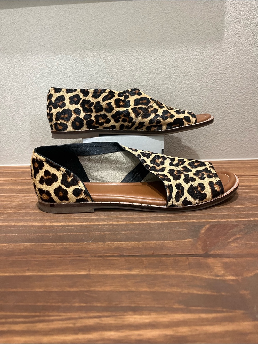 Crown Vintage Woman's Pavletta Flats Shoes Sz 8 Leopard Print Real Cow Hair